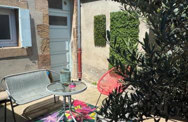 L'Oiseau du paradis - terrasse privée, parking, wifi rapide, arrivée autonome, entre gare et centre-ville, rez-de-chaussée - Foto 14