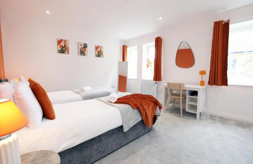 large 2 bed central apartment with balcony and private parking - Foto 52