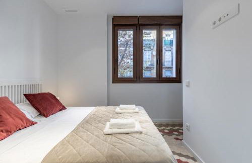 Apt with Antique Floor & lots of Sun Light - Photo 17