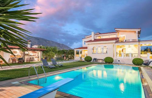 Renko Royal Villa - Private Infinity Pool & Garden - Athens Riviera - Foto 1