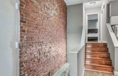 Settle into Soulard 6 beds 2 full baths - Photo 17