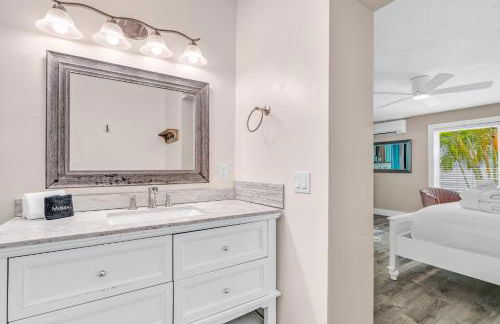 Paradise Point - Luxury Oceanfront Estate - Pool, Dock, Outdoor Kitchen & Family Amenities - Foto 23