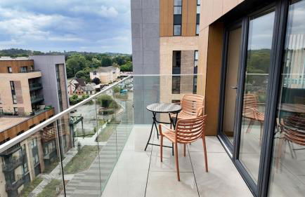 Stylish Essex Apartment, Balcony & Scenic Views - Foto 28