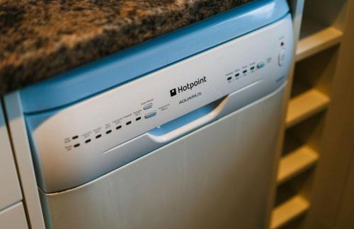 2BR w Balcony Swiss Cottage Near Central London - Foto 65