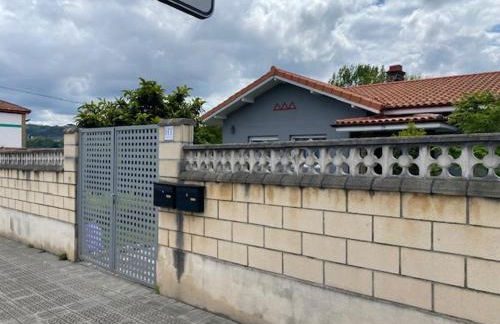 APARTAMENTO NIK en casa chalet con parking y jardin - Foto 13