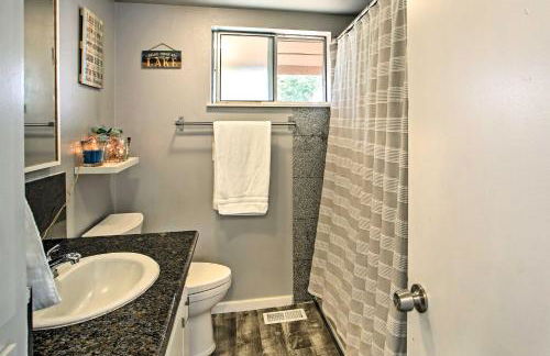 Modern Lake Lawrence Retreat with a Deck and Dock! - Foto 12