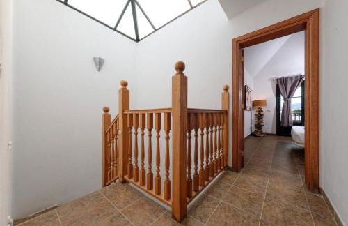 Casa Hibiscus - Shared Pool and BBQ - Close to Seafront Promenade By Lanzarote Vacation Homes - Foto 22