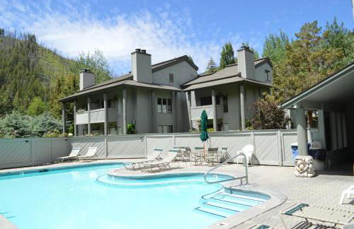 Greyhawk Condo 09 - Photo 30