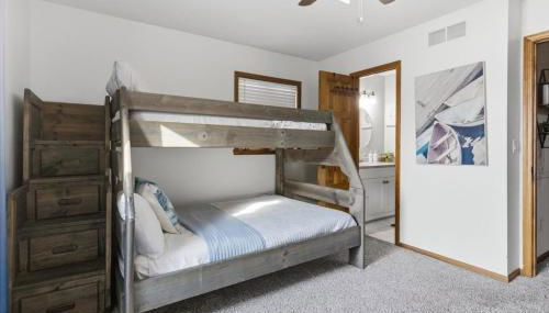 Lakefront Home w/ Private Dock, Slip, Kayaks & Paddleboards at the 7mm - Foto 5