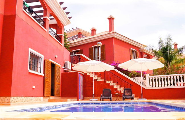 Charming Holiday Home in Benidorm With Private Pool - Foto 1