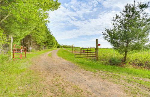 Secluded Lakefront Gem on 300 Acres in Webster - Foto 28