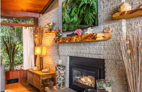 Poulsbo Waterfront Lodge with Game Room Library - Foto 15