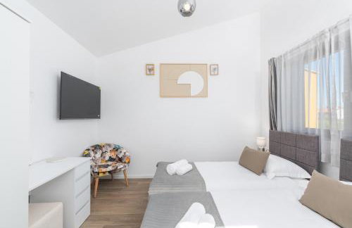 NEW Casa Familia with Frontyard, Backyard and great bbq! - Foto 5