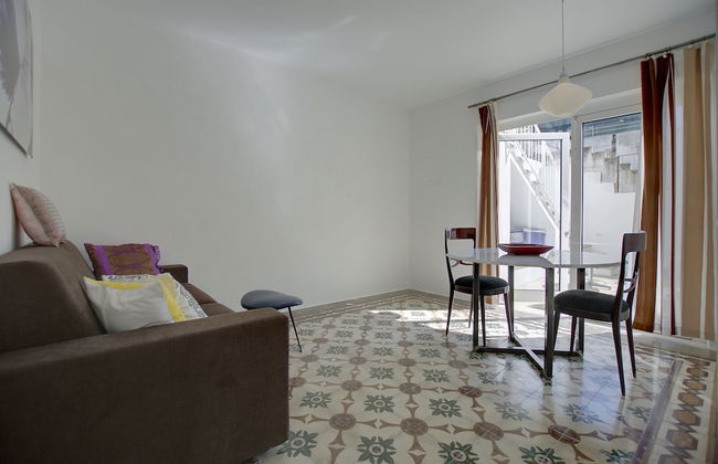 Lovely70-Style PATIO - Photo 13