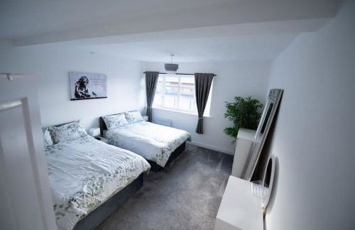2 Bed Retreat with Roof Terrace - Photo 10