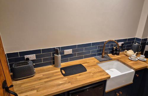 Charming 1 bed Peak District Barn Conversion - Photo 22