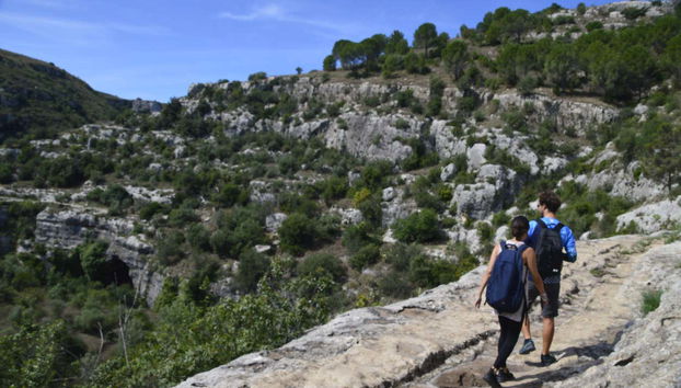 Camminata verso la necropoli di Pantalica