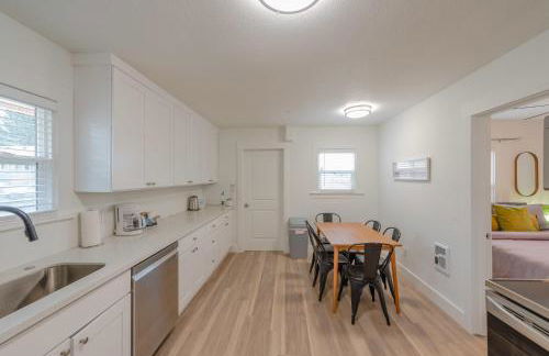 #StayInMyDistrict Coos Bay Primrose Cottage - Foto 13