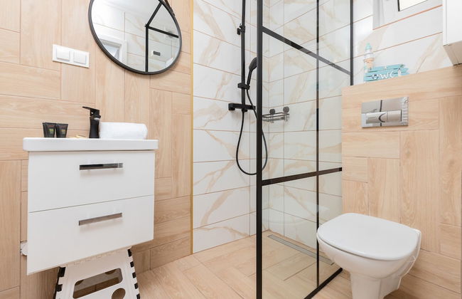 Coast Apartment With Terrace by Renters - Photo 34