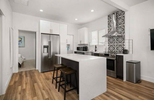 Updated Family Friendly Hillyard Gem NEW HOT TUB! - Foto 16