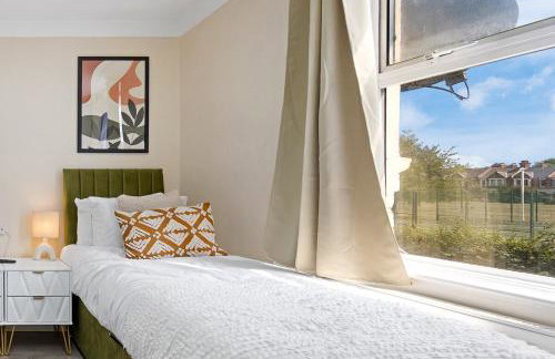 Leyton 1BR Flat Near Tube, 247 Gym, Tennis Court - Foto 9