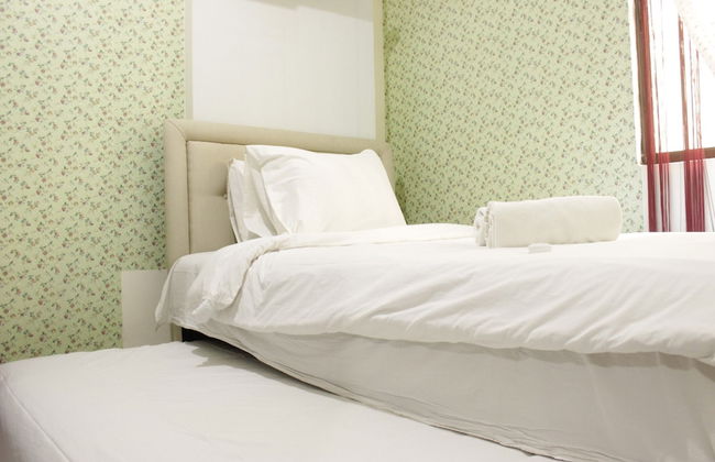 Stylish 1BR with Extra Room Gateway Ahmad Yani Cicadas Apartment - Photo 4