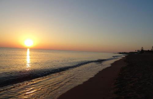 Villa at seafront with private garden-655 - Foto 32