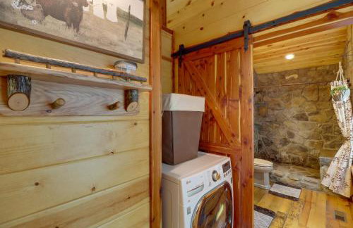 Romantic Mountain View Cabin Rental Near Downtown! - Foto 15