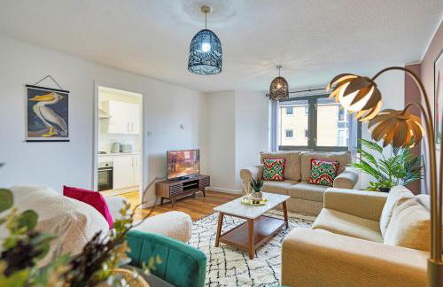 2BR Flat with Free Parking in Central Location - Foto 2