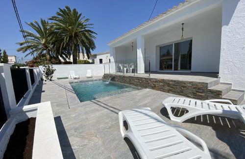 Montsia 23 - Casa con piscina privada en Roses - Foto 2