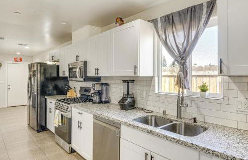 1 Mi to Rabobank Arena Home with Gazebo! - Photo 10