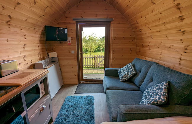Luxury Glamping Pod With Hot Tub, fee Applies - Photo 3