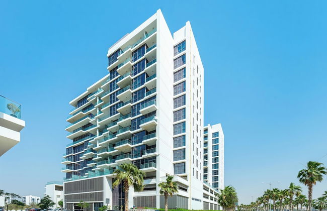 Luxury StayCation - Studio in Damac Hills with Balcony and Golf Views - Foto 31