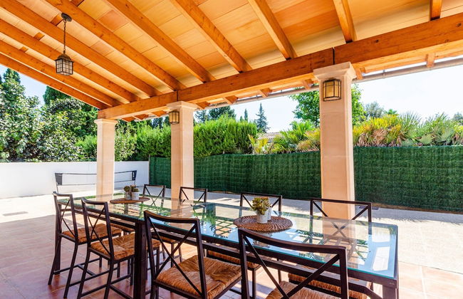 Private Villa With Inviting Space - Photo 38