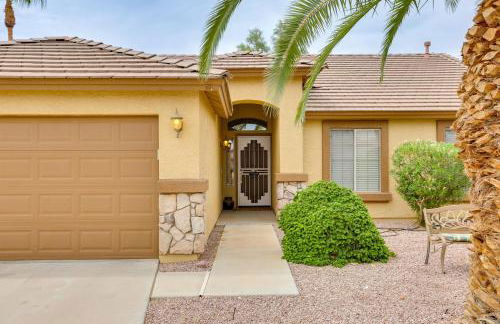 Spacious and Fenced Yard Pet-Friendly Surprise Home - Foto 33