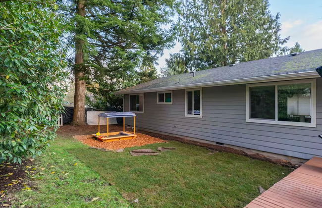 Comfortable Kirkland Home for Family & Remote Work - Photo 25