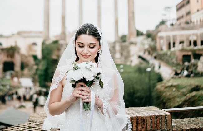 Wedding Honeymoon Photoshoot in Rome - Photo 2