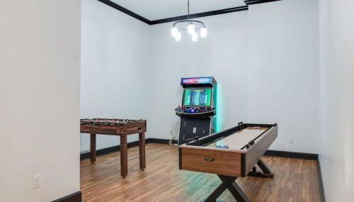 Luxurious Lake Front Estate, Sleeps 20, Game Room and Pet Friendly - Foto 3, Game Room