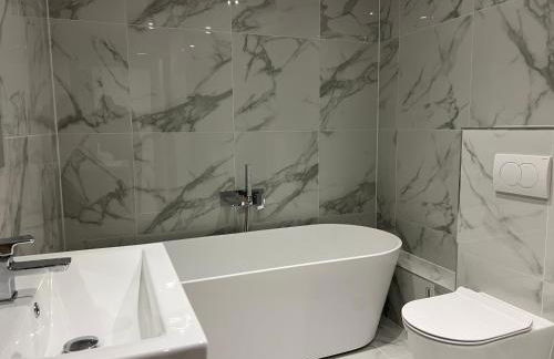 Starlight Lodge - 4 bedroom Barn with Hot Tub! - Foto 15