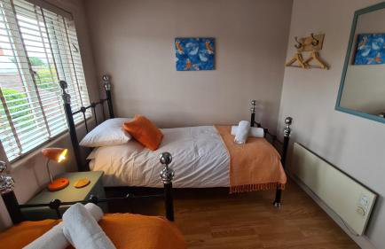 The Kingfisher, by Spires Accommodation a great location for visiting the NEC and Drayton Manor - Foto 25