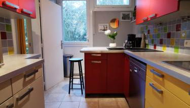 Nantes RENAUDIERE - Proche Parc Expo Stade Beaujoire - Wifi - Parking - Tramway bus - Foto 5, stove, dishwasher