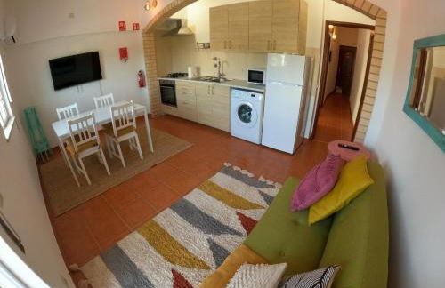 Algarve, renovated T1 apartment in S Bras de Alportel - Foto 1