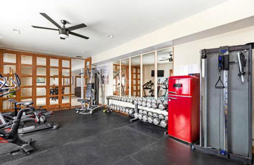 Great Falls Luxe Haven 4BR Gym Office and Hot Tub - Foto 49