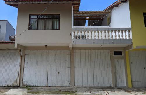 Casa 30mt da praia. Wi-Fi e 3 vagas. Cond fechado - Foto 2