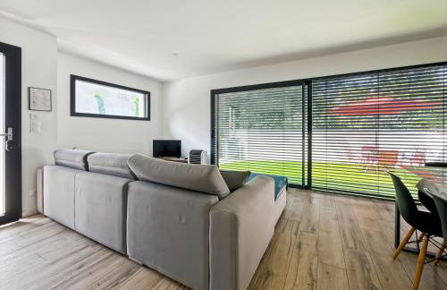 Modern 2 bedroom house, sleeps up to 6 - Photo 12