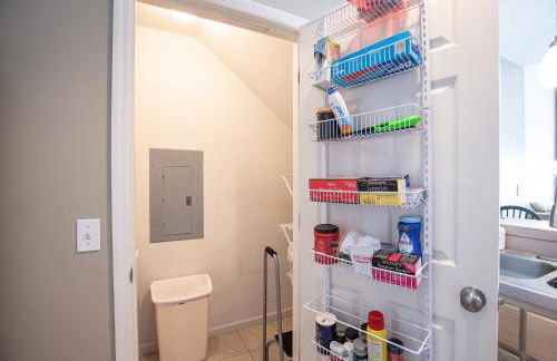 Amazing Lake Views with Pool, Loft, & Balcony - Foto 25