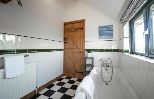 The Hay Barn at Humblebee Hall - Foto 17