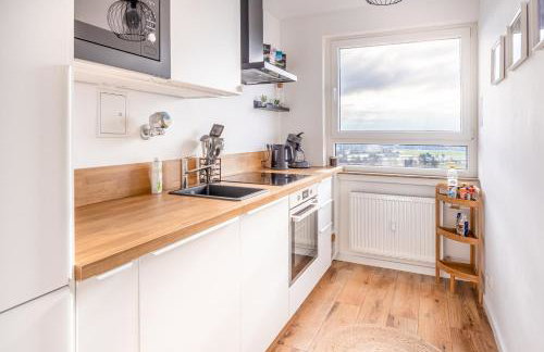 Moderne 2-Zimmer-Wohnung mit atemberaubender Skyline Aussicht auf Frankfurt! - Foto 4