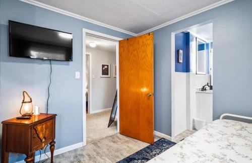 4 Bedroom Pool and Hot Tub Home Near Cleveland - Photo 61