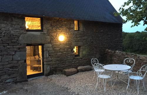 Gîte au Calme 2 à 6 personnes dans un paysage totalement paisible -plages à 22 min- Quite Cottage 2 to 6 persons in total peaceful landscape -beaches at 22 min- - Foto 2